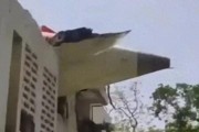 平邑印度一波音787客机坠毁机上242人、地面5名学生遇难！我驻印度使馆：机上无中国籍乘客
